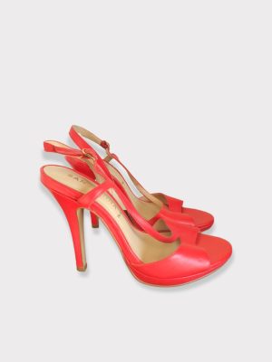 Sandales en cuir rouge